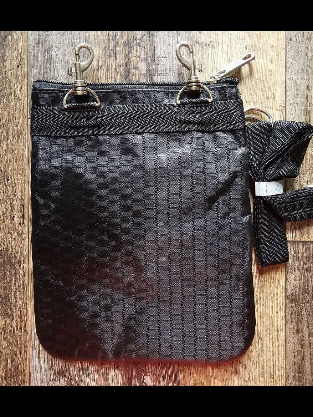 Harley‑Davidson Black Crossbody Pouch with Red Logo - Picture 2 of 2